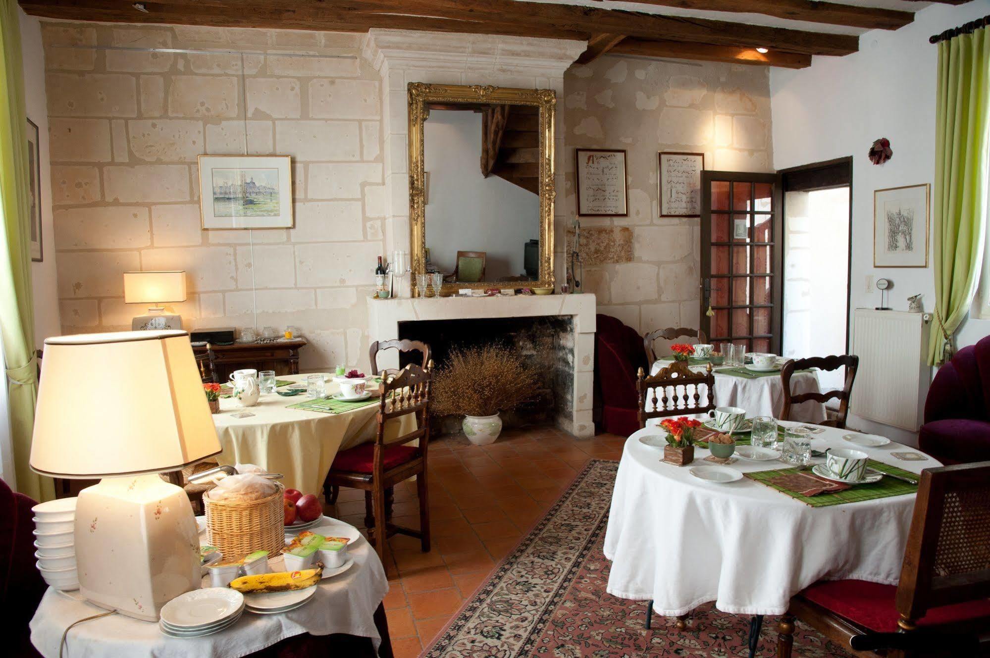 La Demeure Saint-Ours Acomodação com café da manhã Loches Exterior foto
