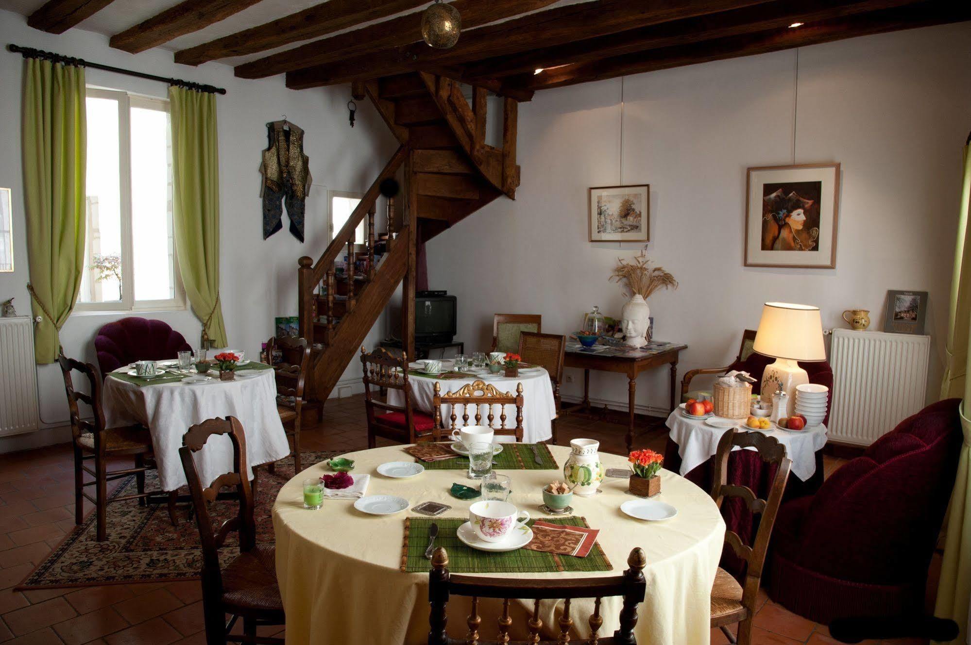La Demeure Saint-Ours Acomodação com café da manhã Loches Exterior foto